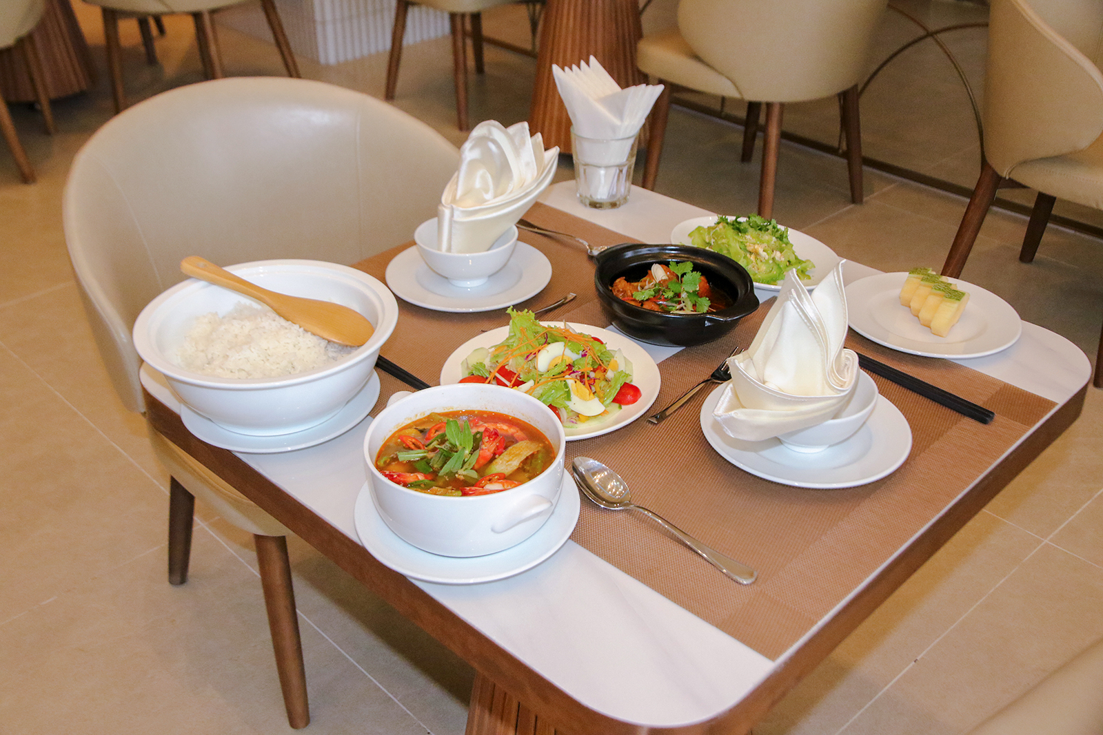 Peace home hotel phan thiết